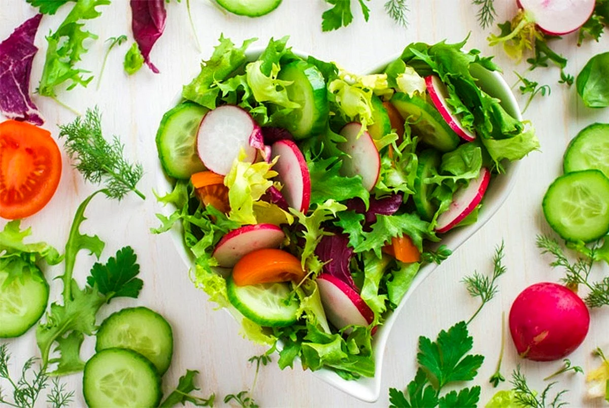 Здоровый салат из овощей
