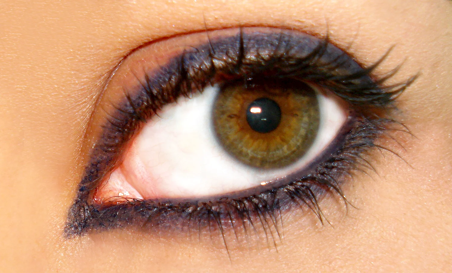 Зелено карие глаза