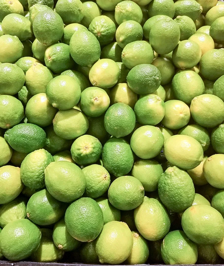 Зеленые фрукты