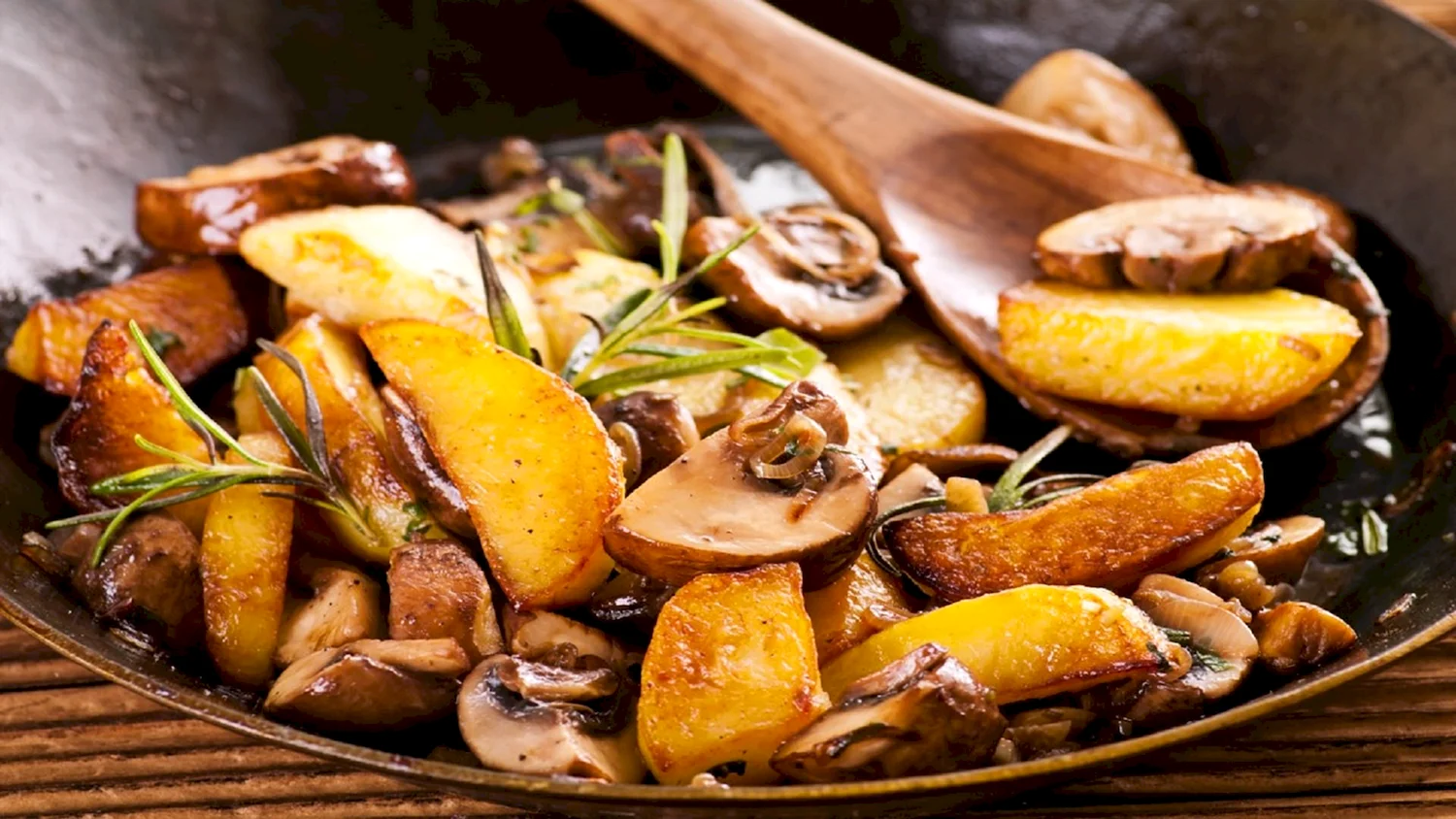 Жареная картошечка с грибами