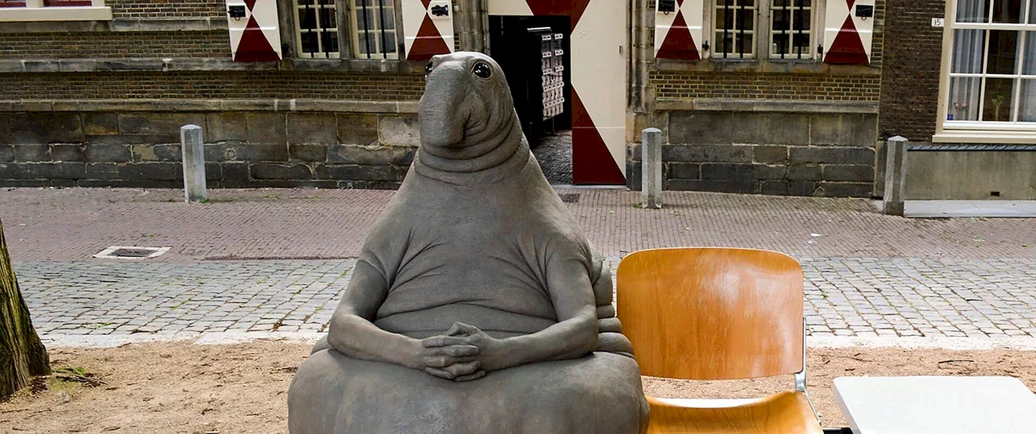 Ждун скульптура в Голландии