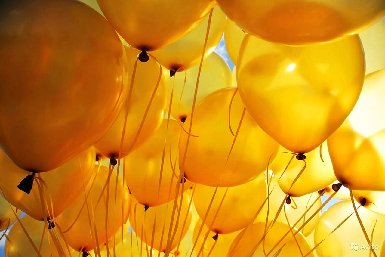 Желтые воздушные шары