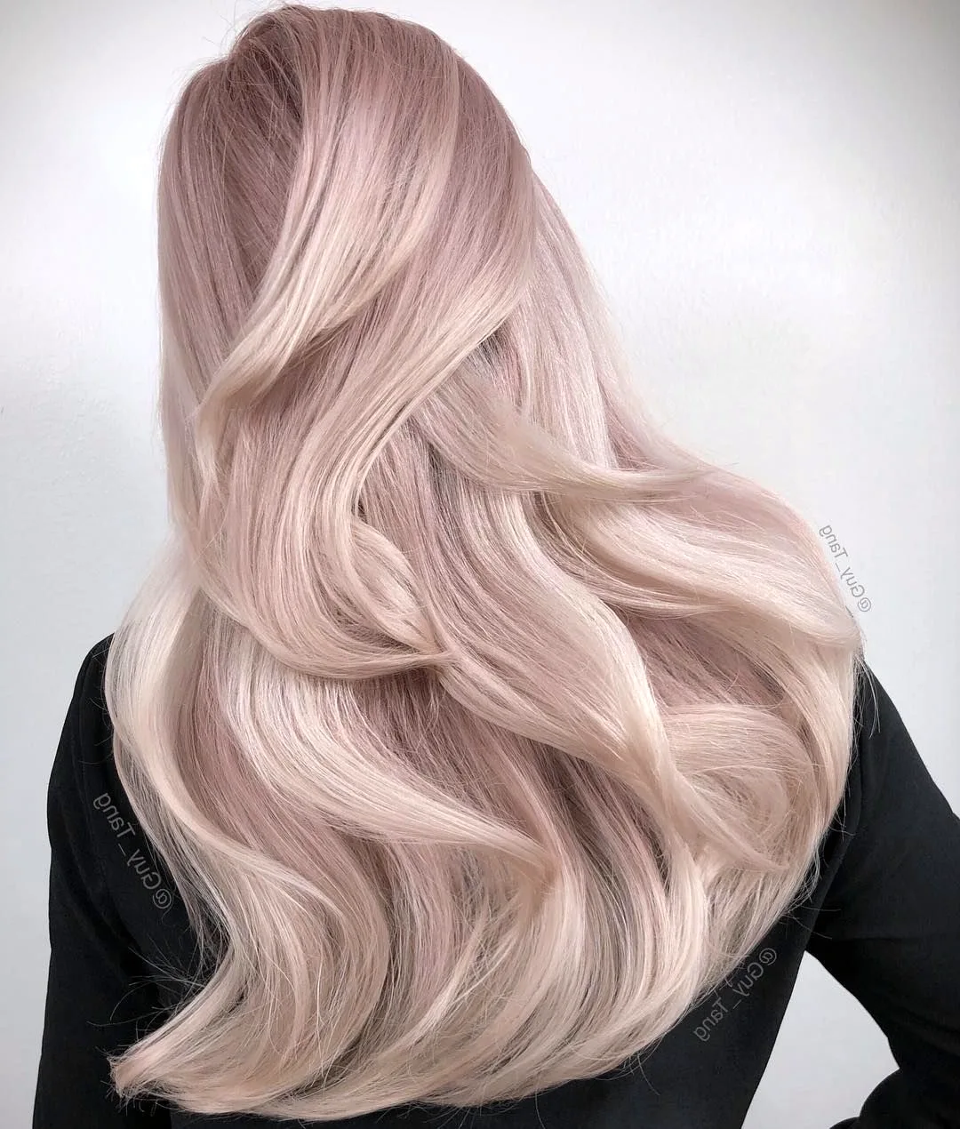 Жемчужно розовый цвет волос