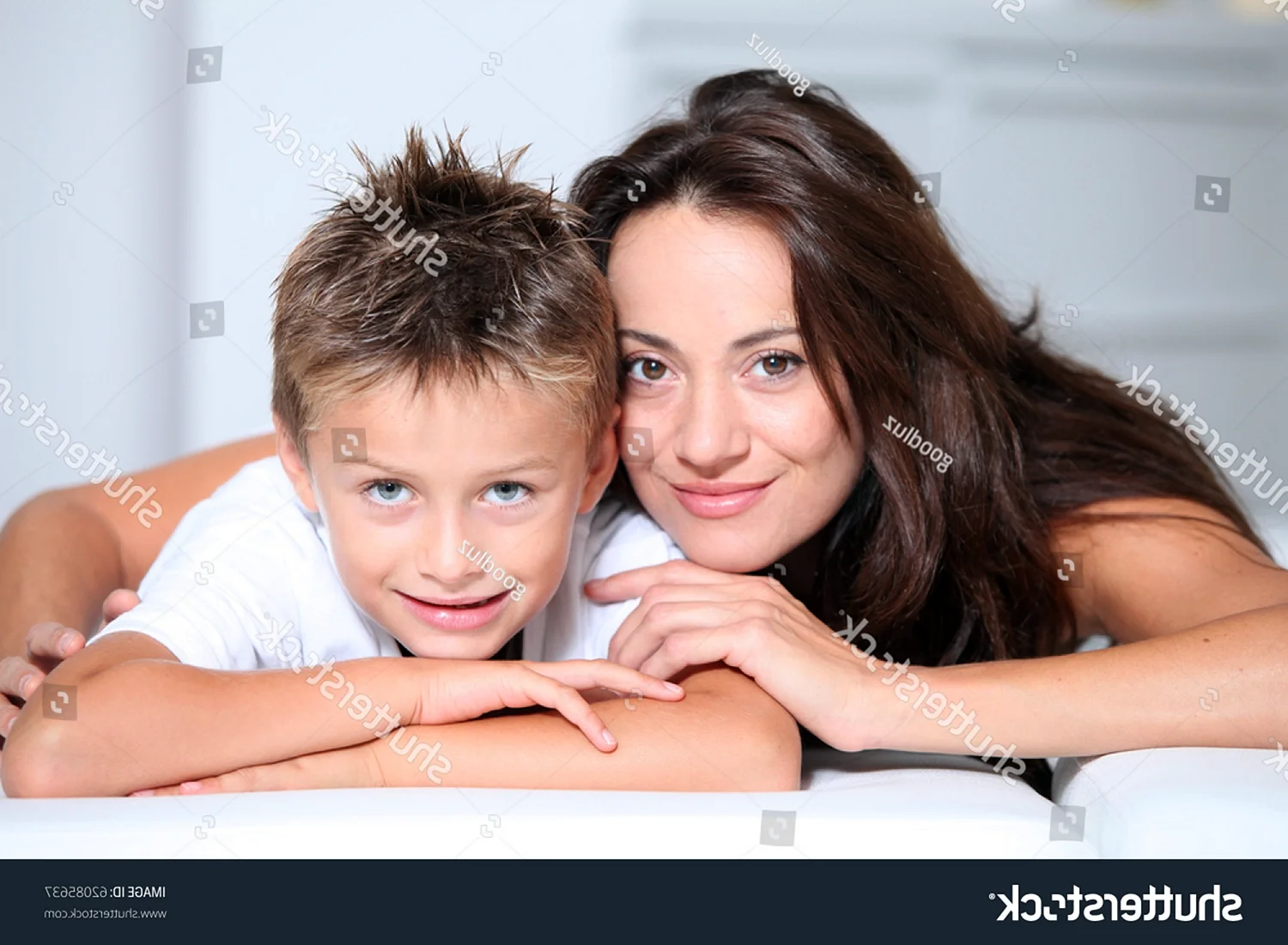 Женщина с сыном