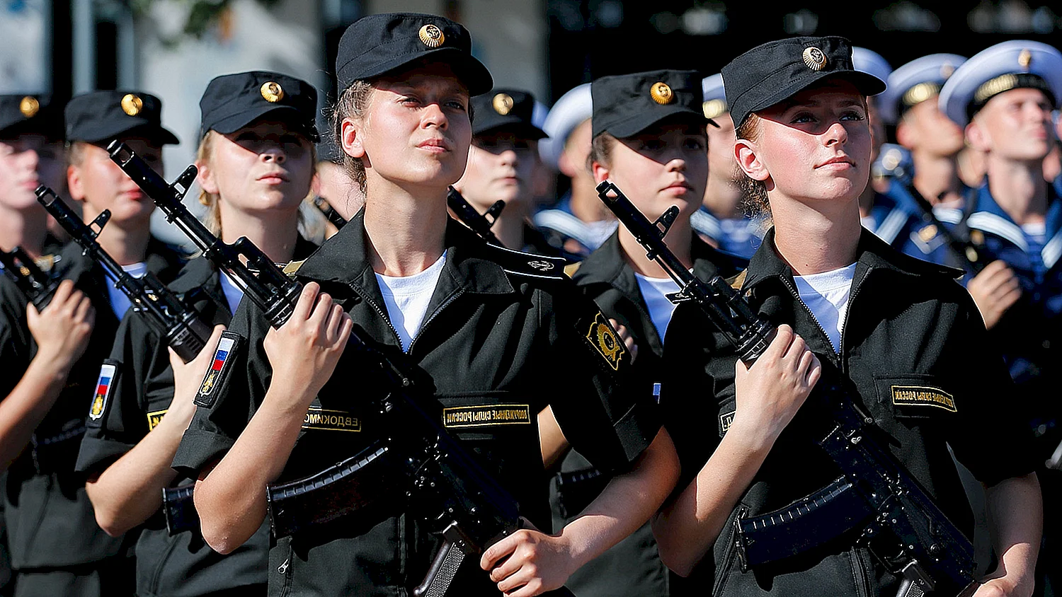 Женщины в современной армии
