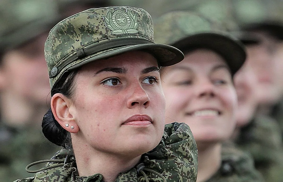 Женщины военнослужащие
