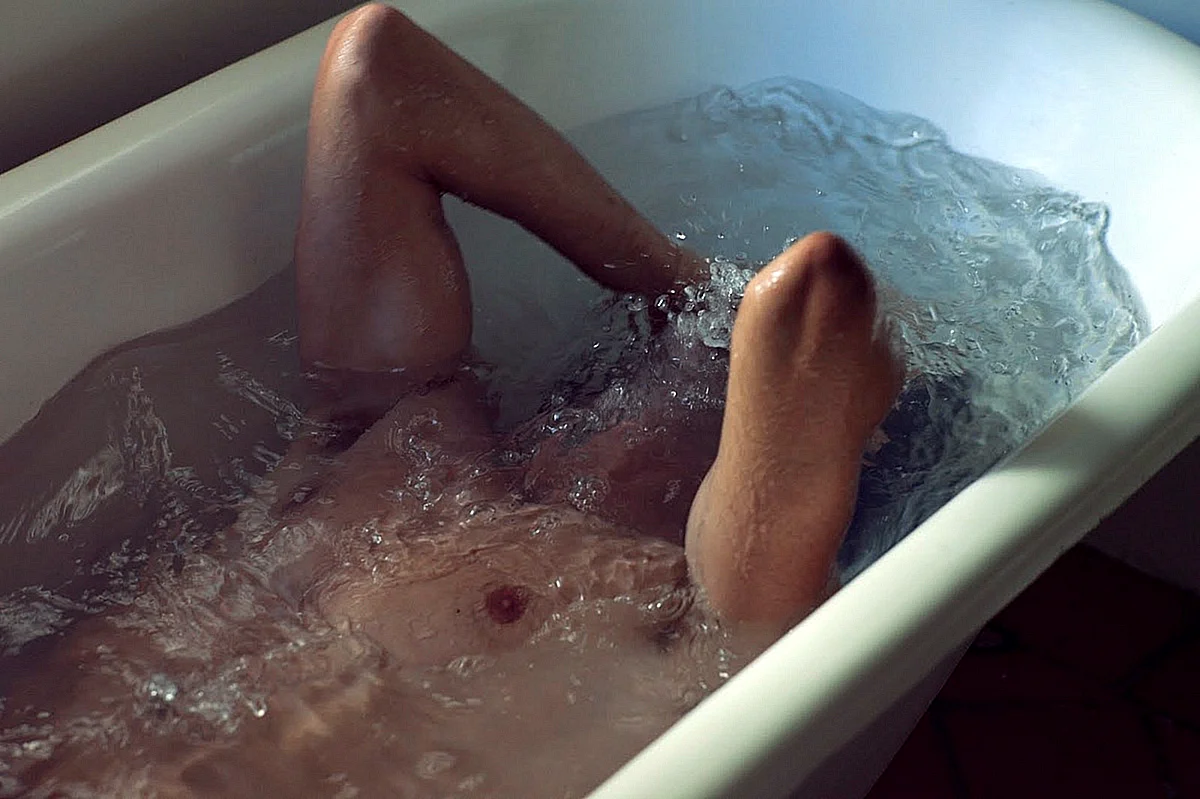 голая женщина в ванной домашнее фото фото 54
