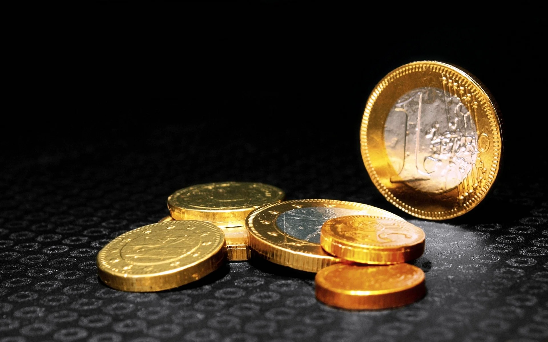 Золотые монеты евро