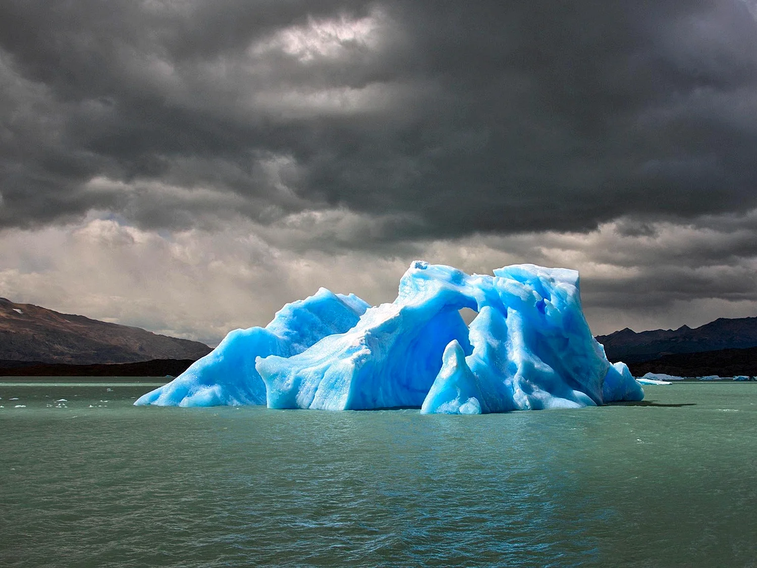 Айсберг Ледяная плавучая гора