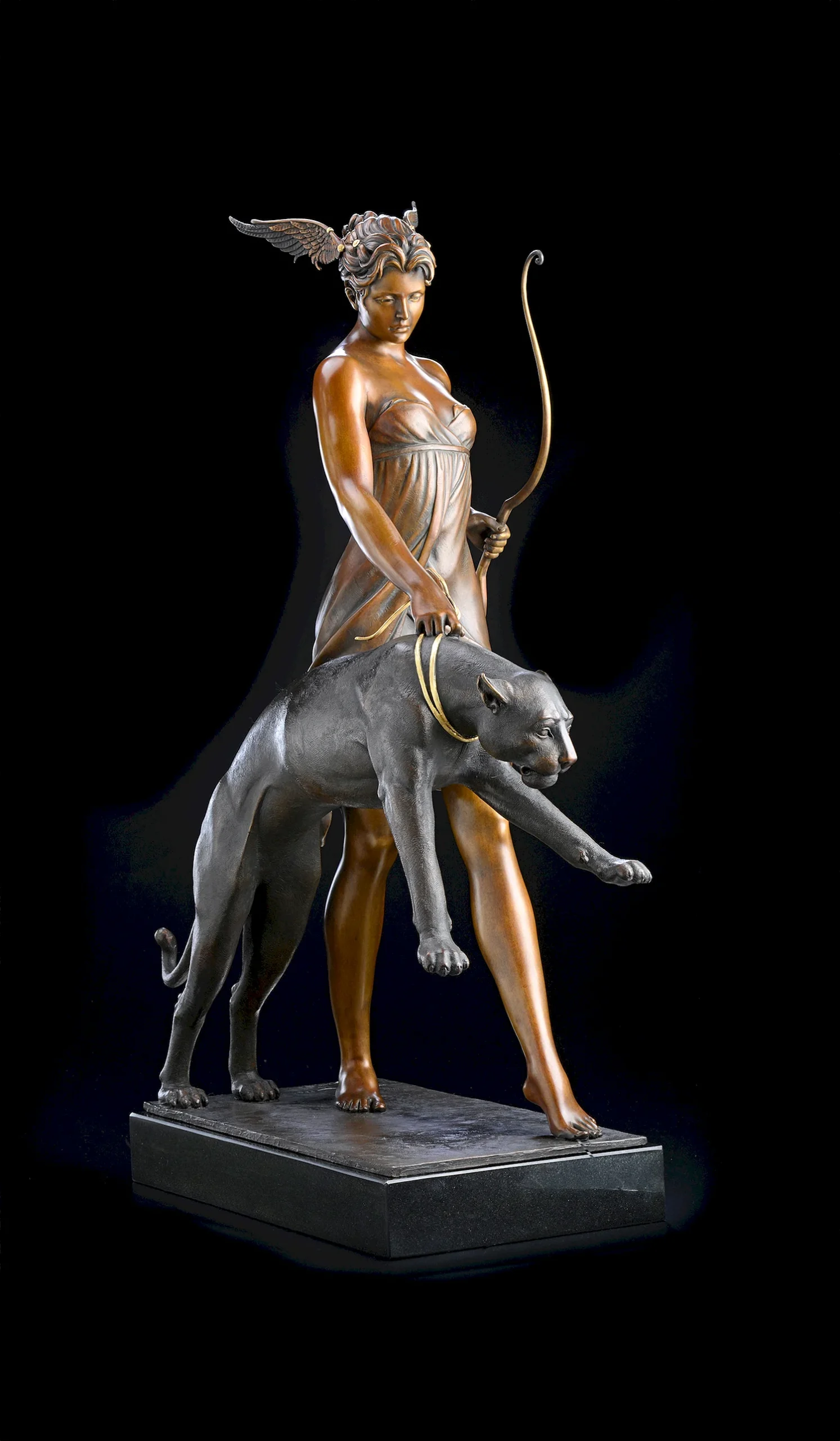 Богиня охоты Артемида скульптура