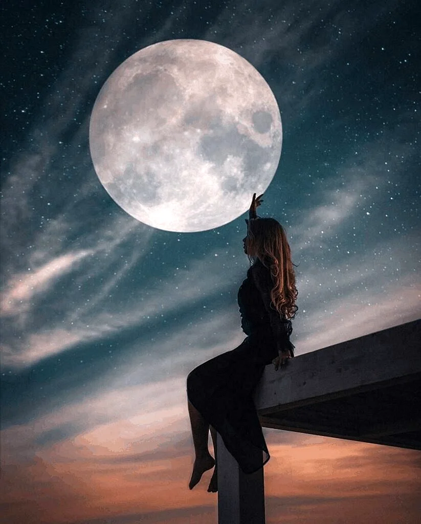 Девушка-Луна