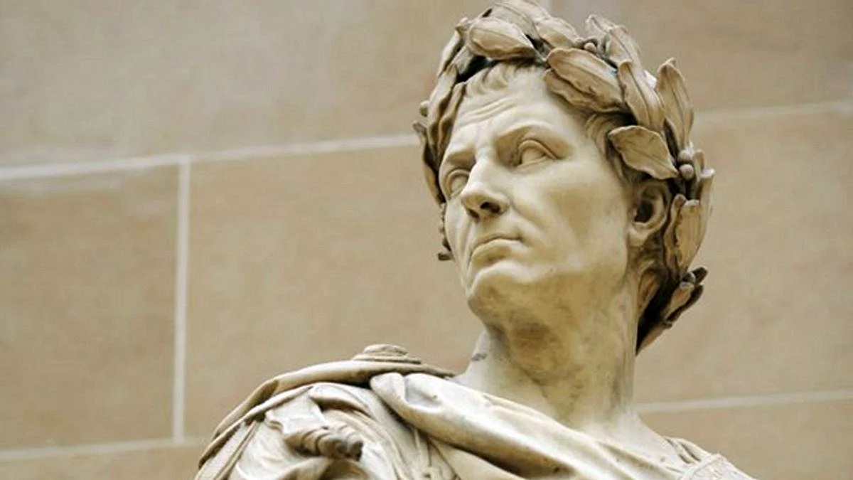 Гай Юлий Цезарь скульптура Лувр