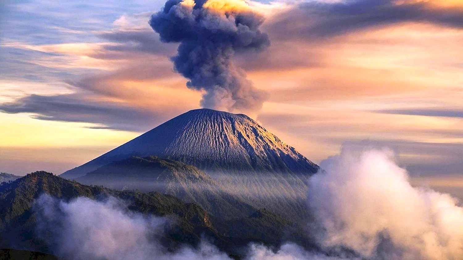 Извержение вулкана Онтакэ
