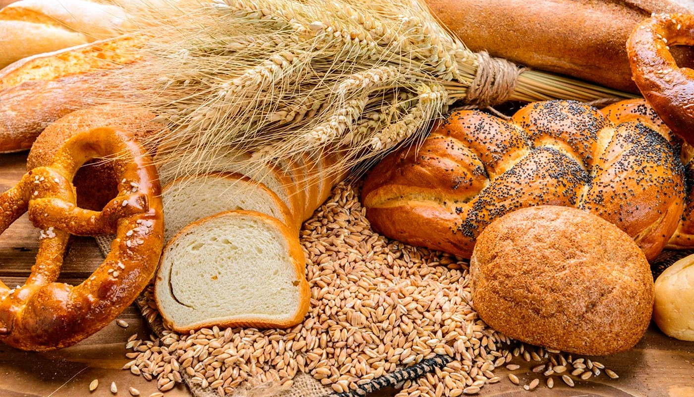 Хлеб и колосья пшеницы