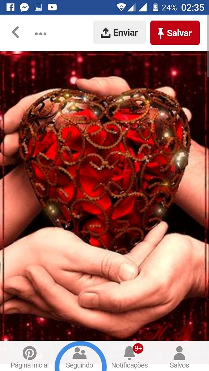 Красивое сердце в руках