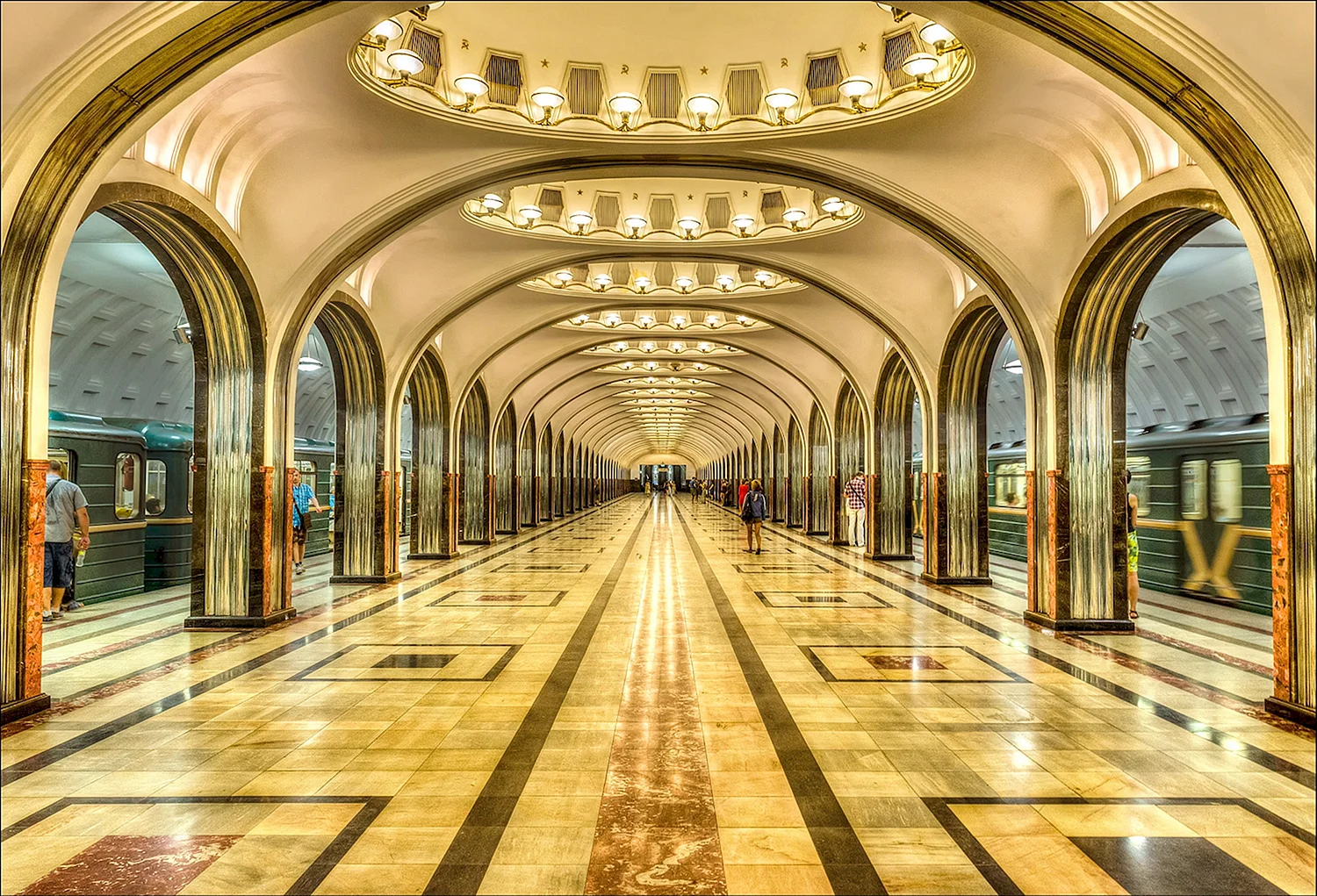 Маяковская станция метро Москва