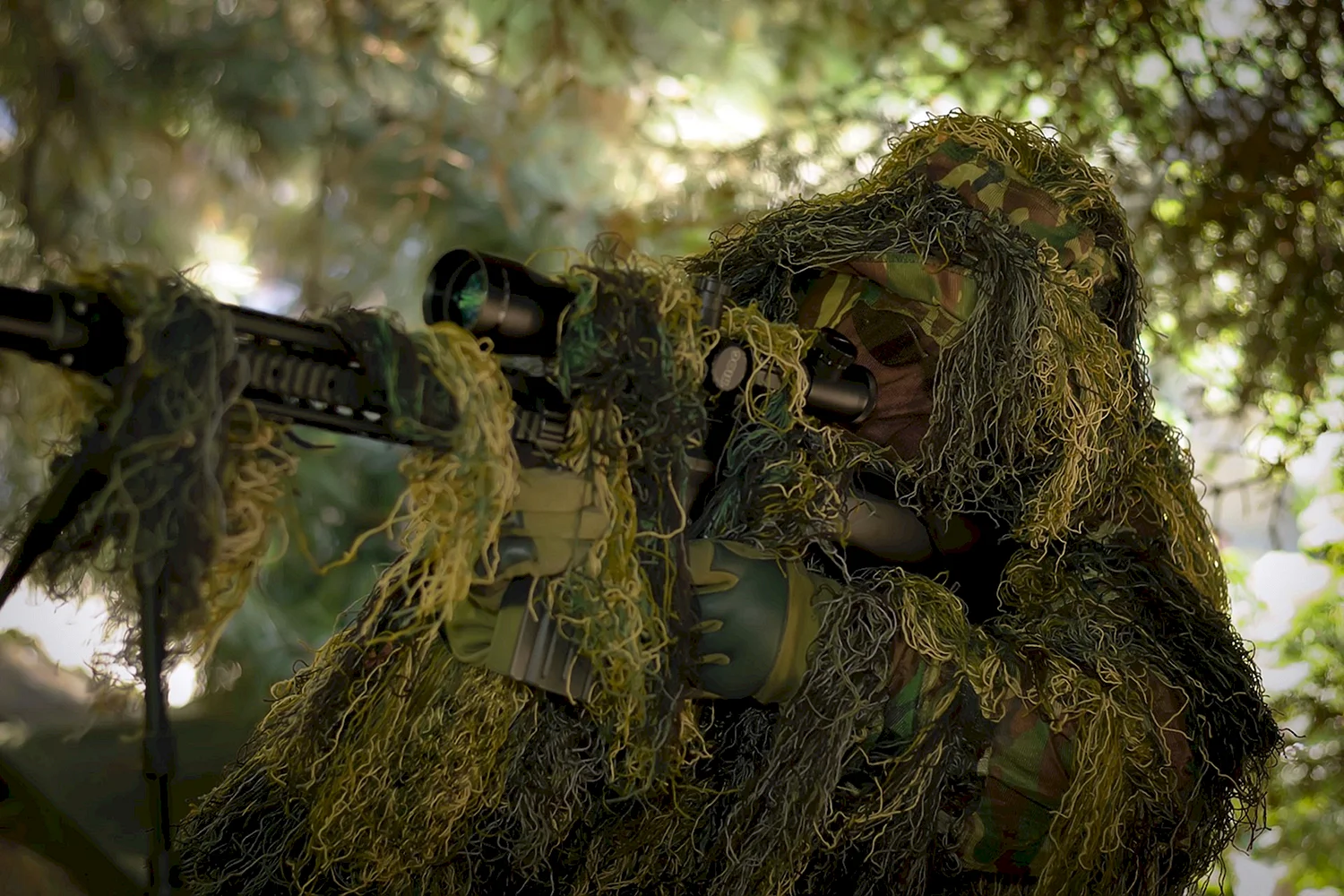 Маскхалат Леший снайпер в лесу