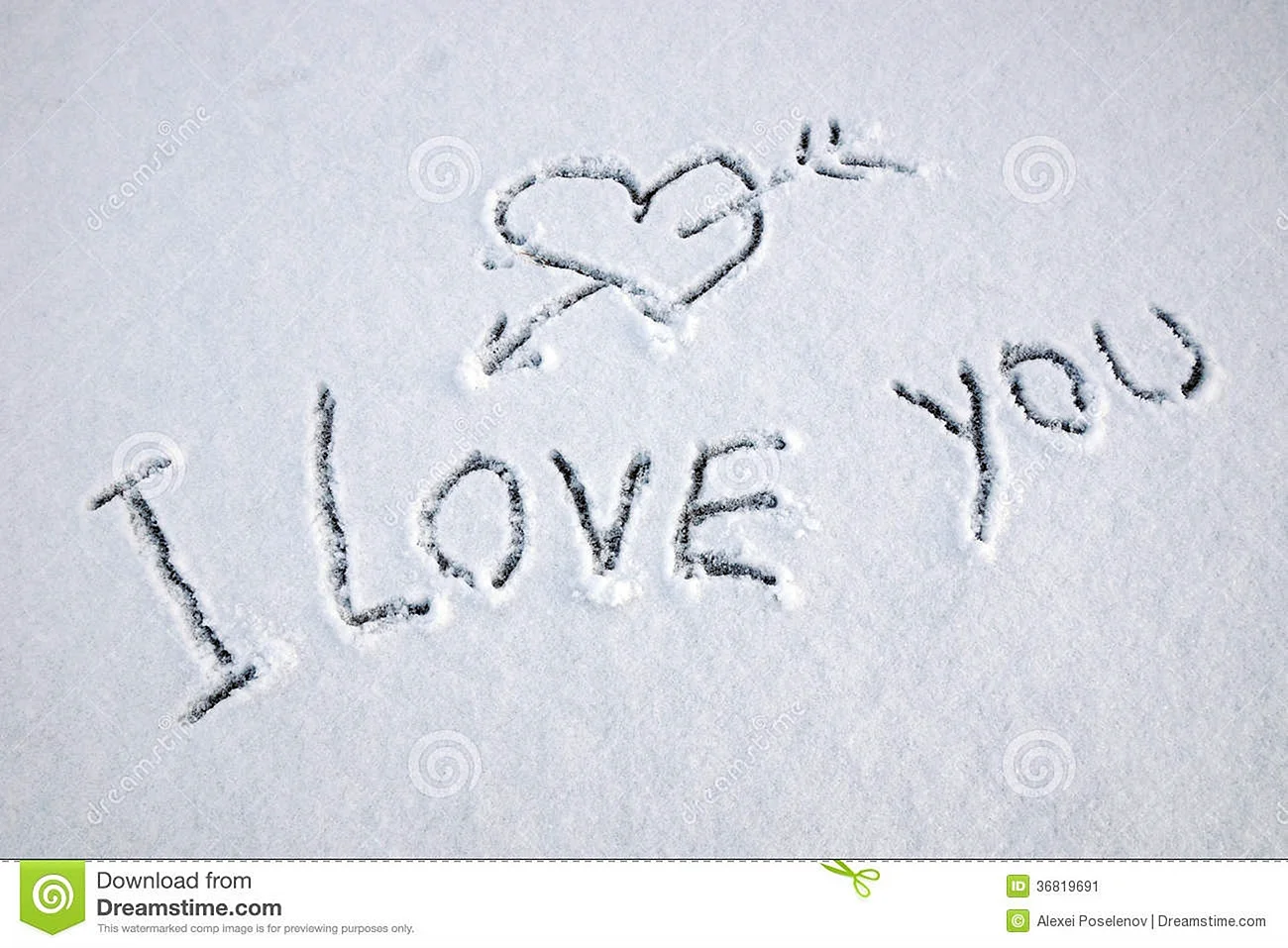 Надпись на снегу я тебя люблю