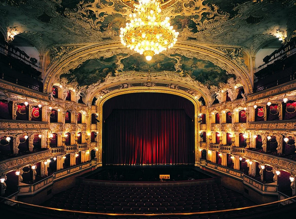 Оперный театр Прага