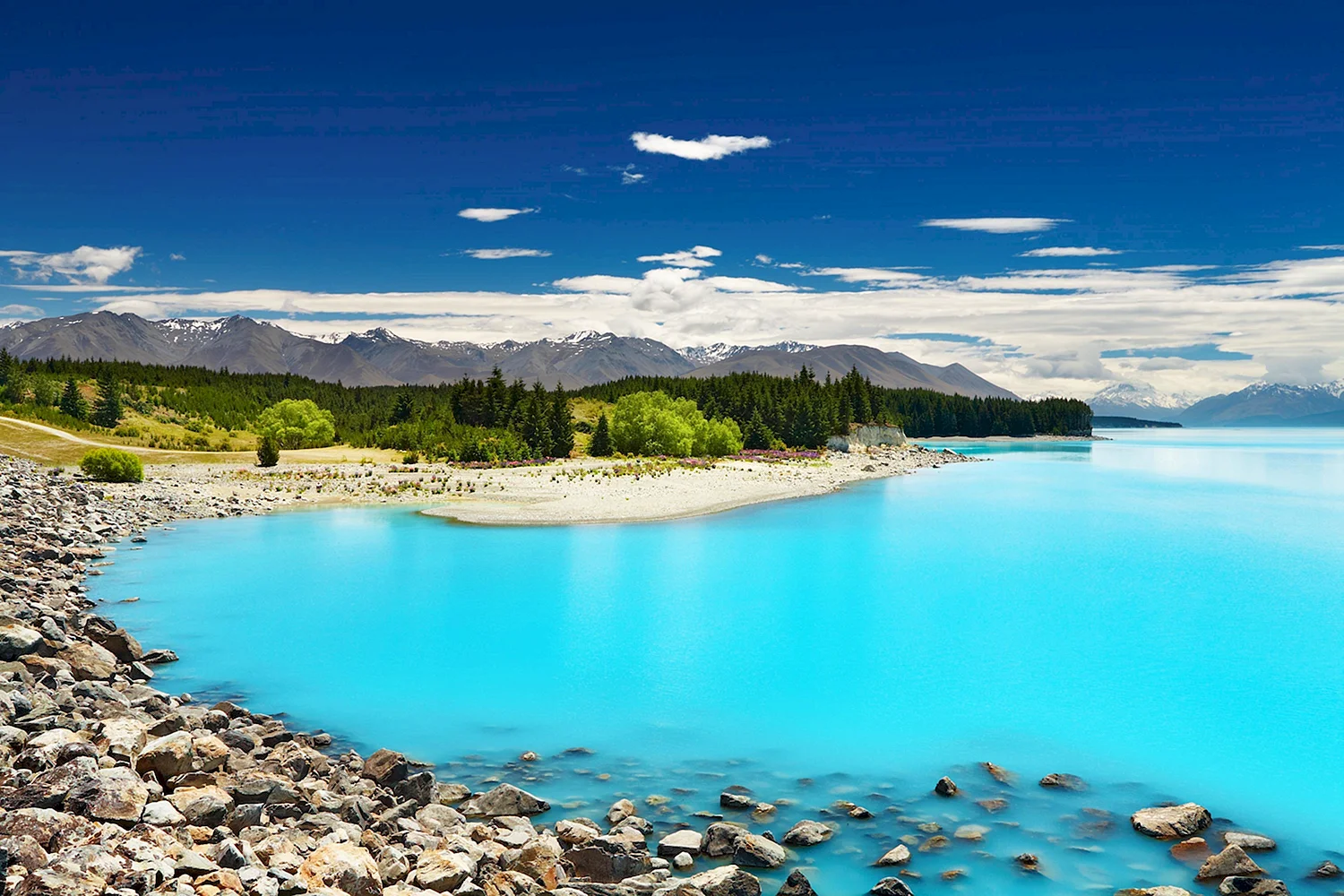Озеро пукаки в новой Зеландии