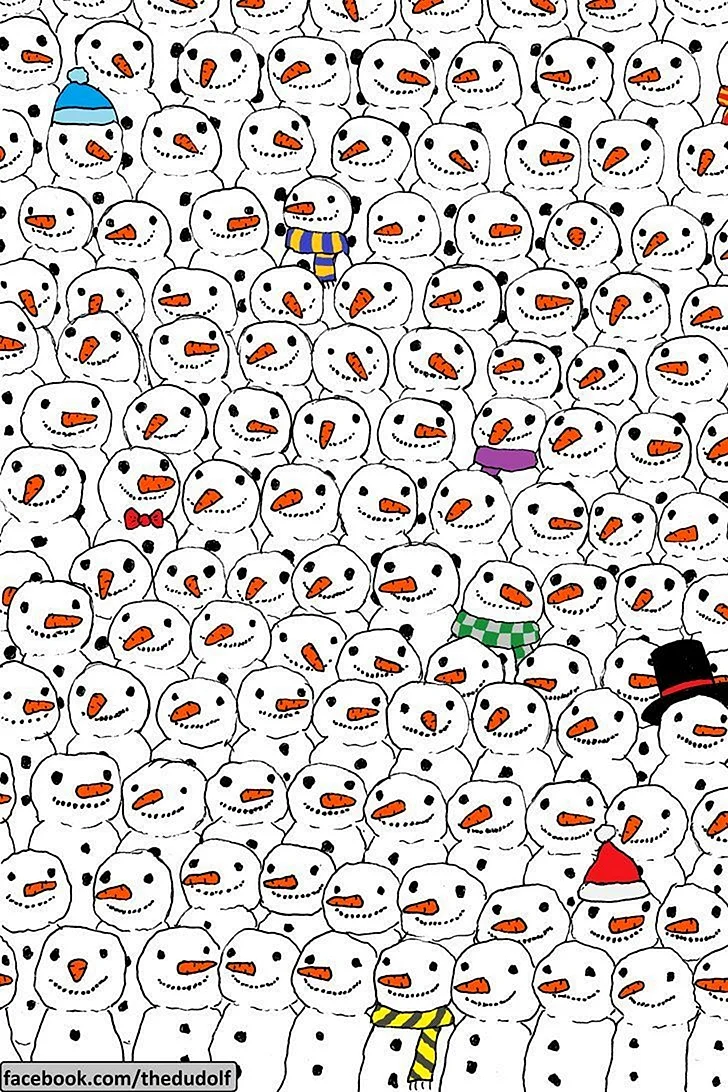 Панда среди снеговиков