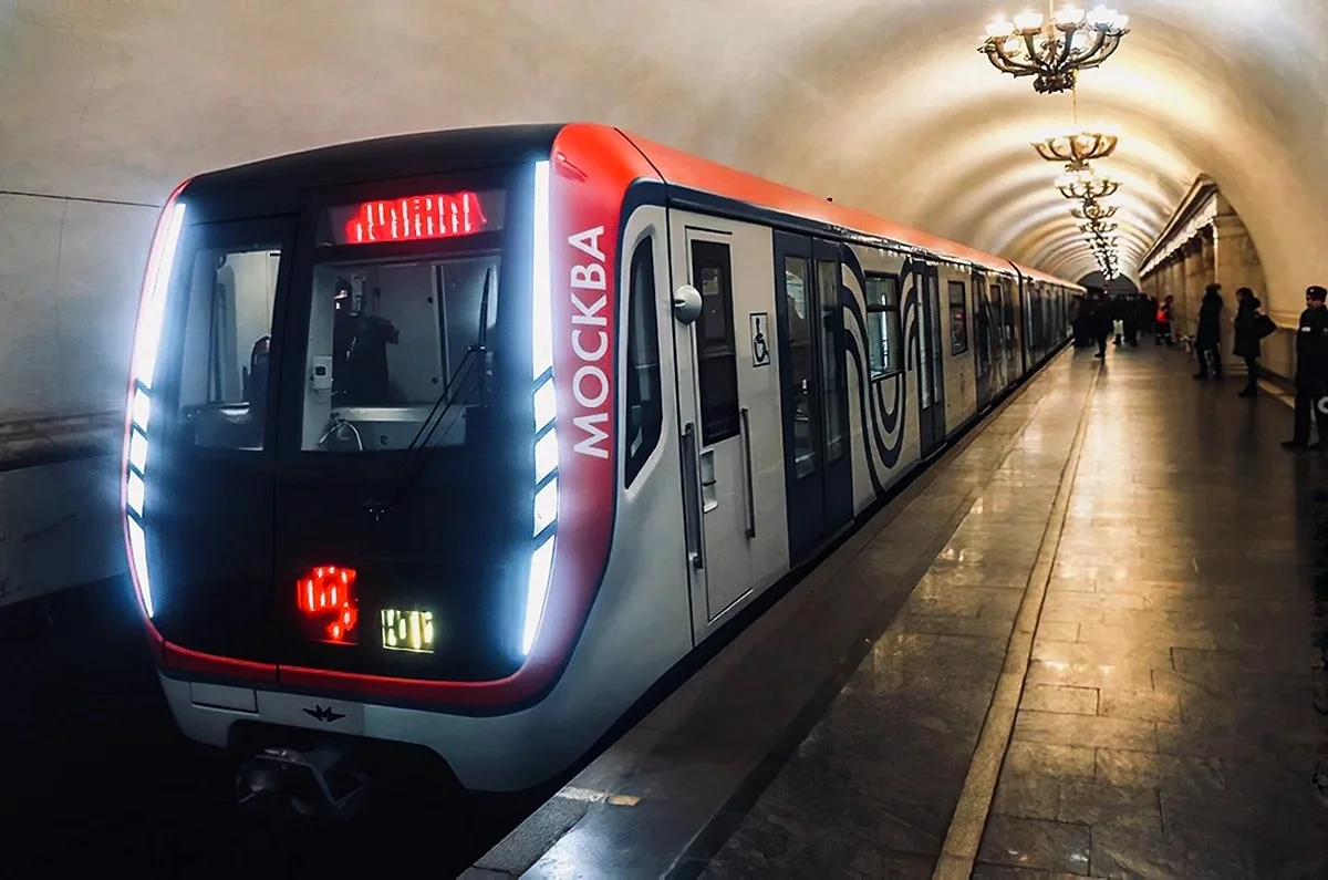Поезд метро Москва 2017