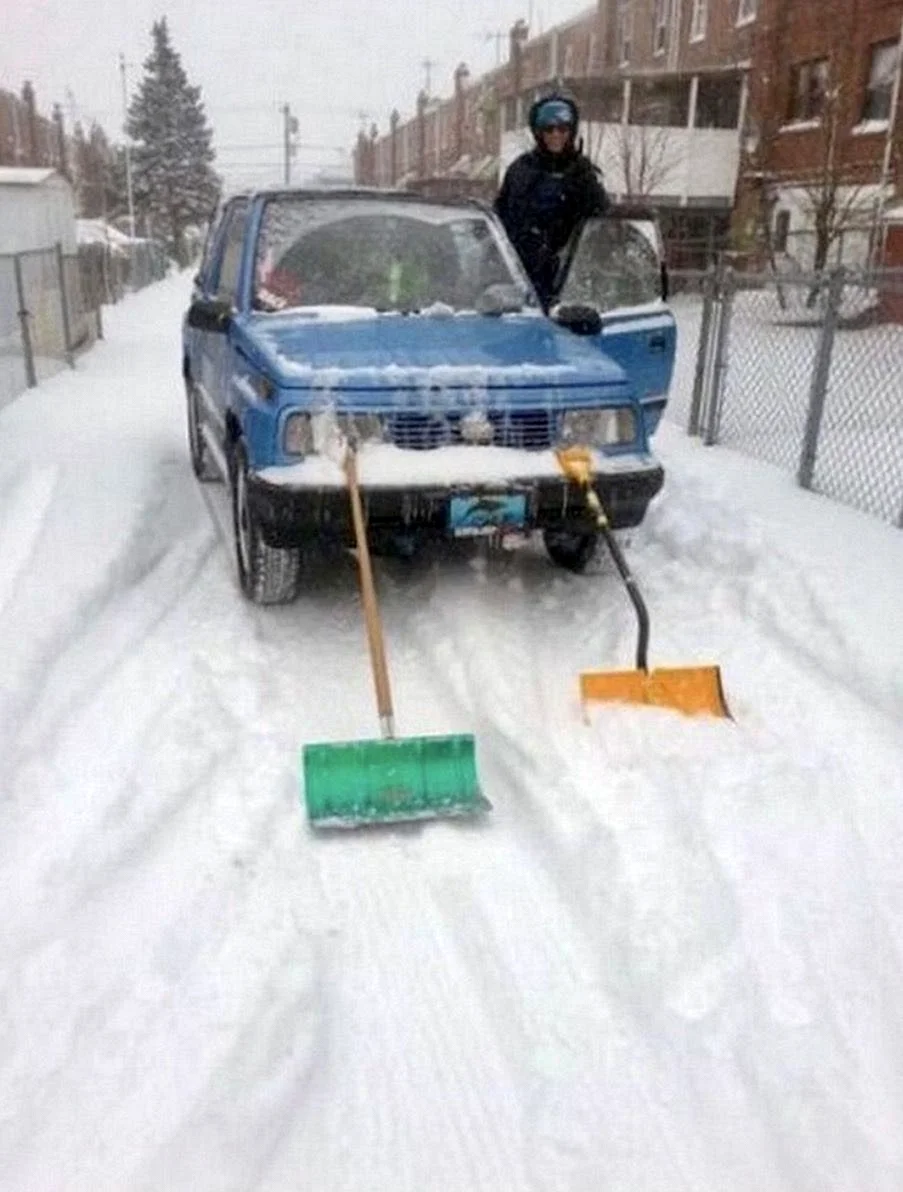 Приколы про уборку снега лопатой