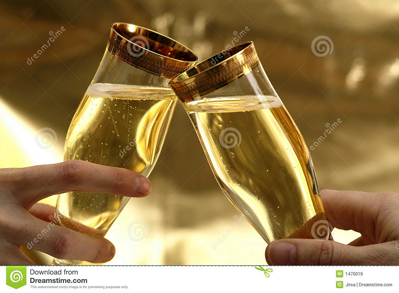 С днём рождения бокалы шампанского