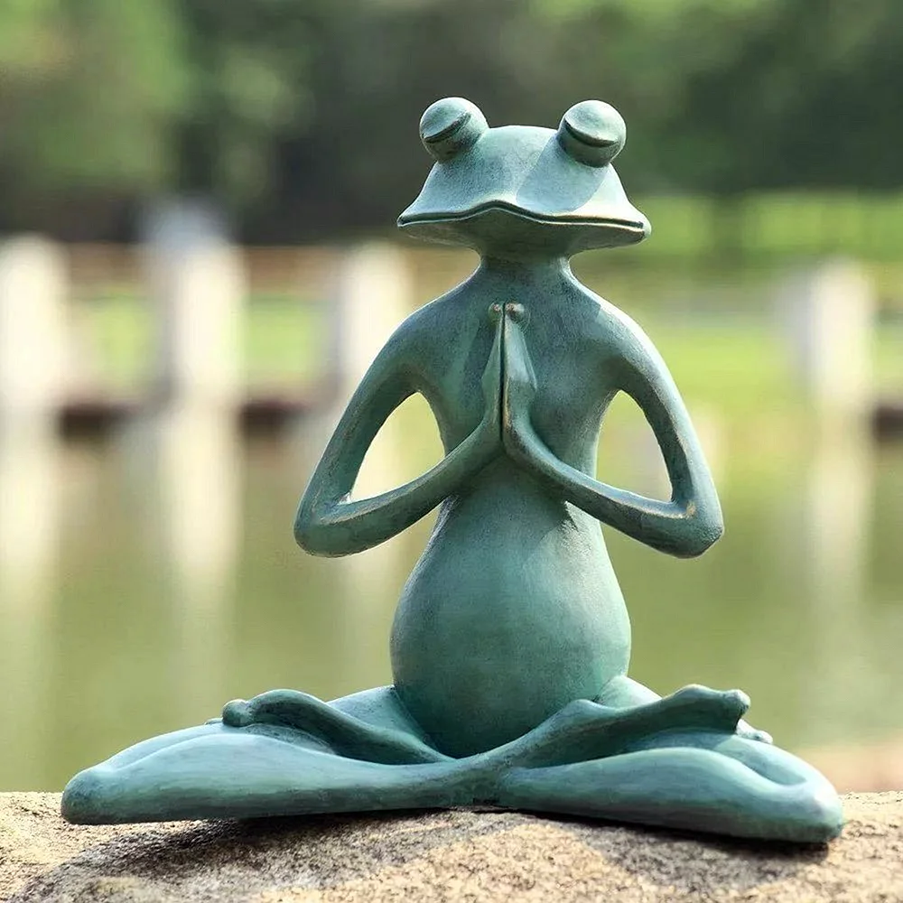 Скульптуры медитирующие лягушки