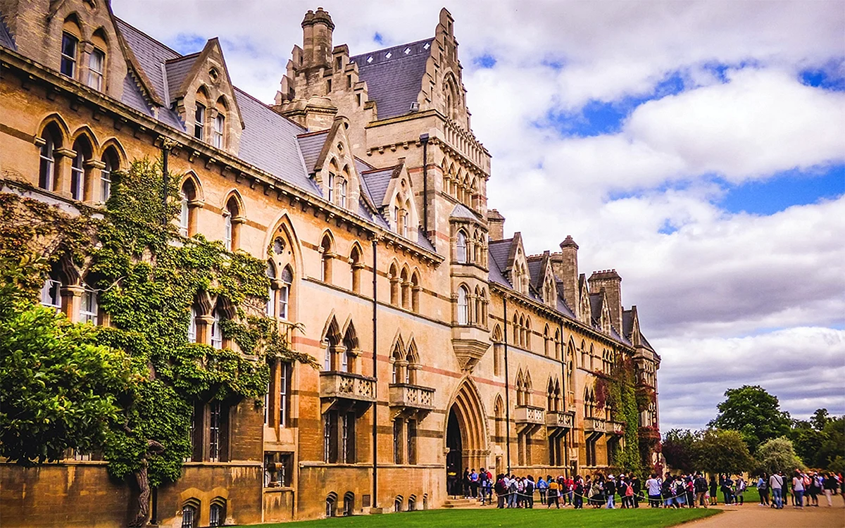 Старинный университет Оксфорд