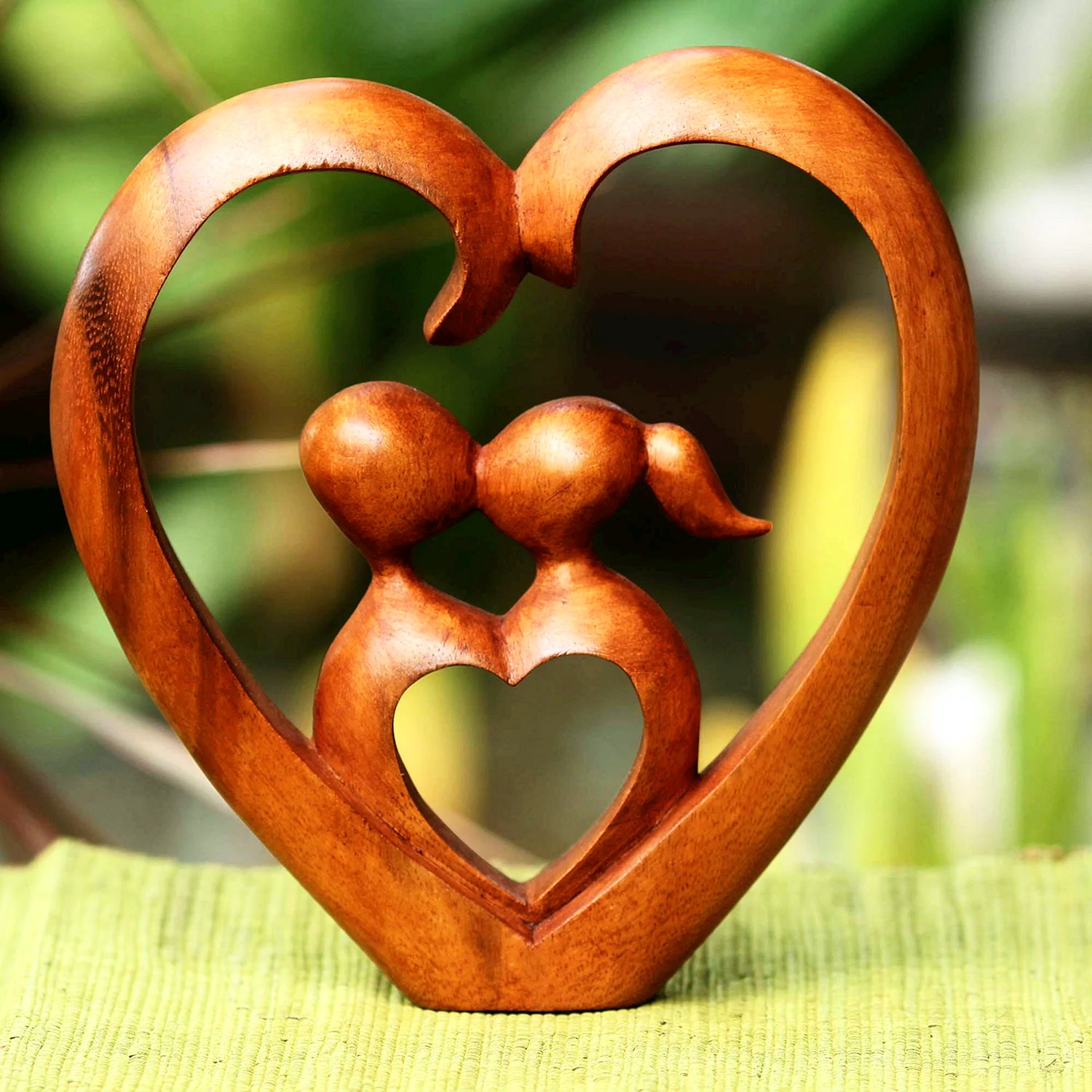 Сувенир сердце из дерева