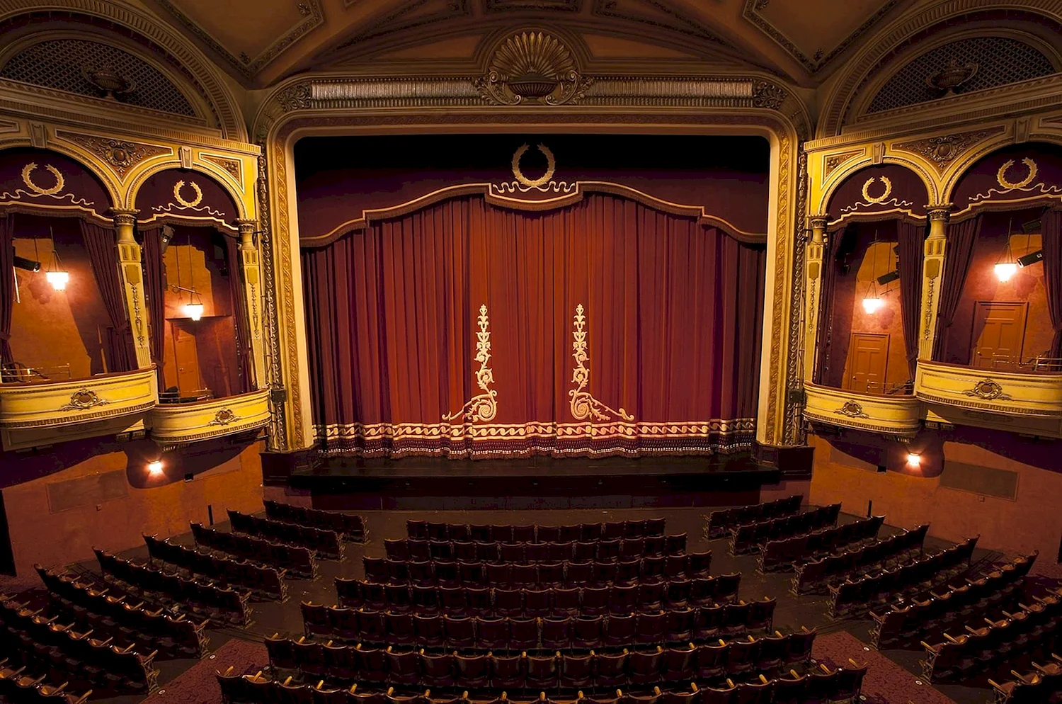 Театр Акимова фото зала