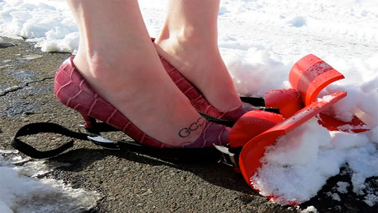 В туфлях по снегу