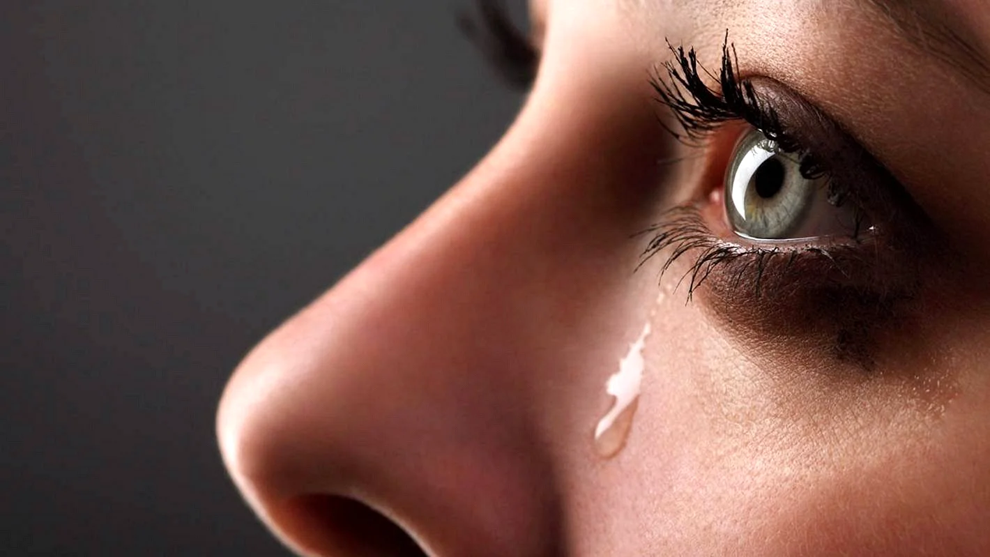 Девушка в слезах на аву (69 фото)