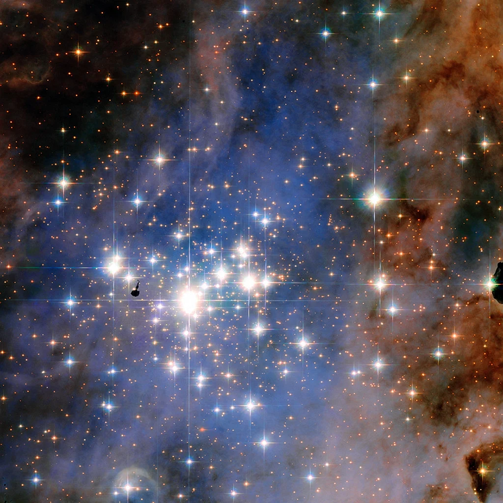 Звездное скопление r136