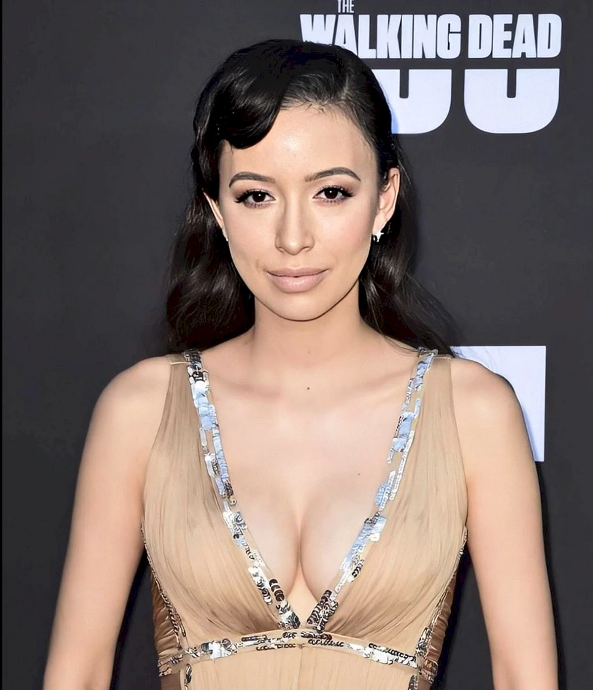 Кристиан Серратос (Christian Serratos) фото | ThePlace - фотографии знаменитостей