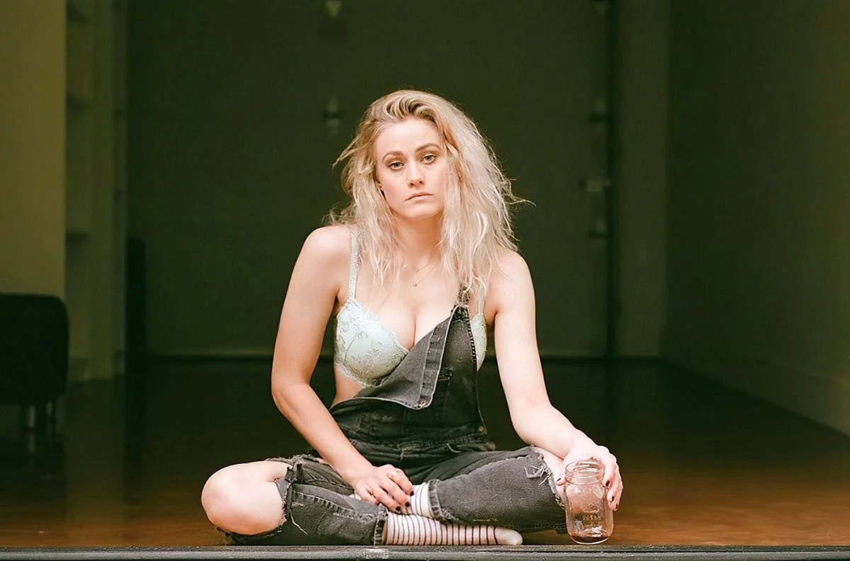 Olivia taylor dudley body