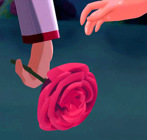 Дарит розу гиф. Цветок на руку.. Розы подарю гиф. Гифки дарю цветы