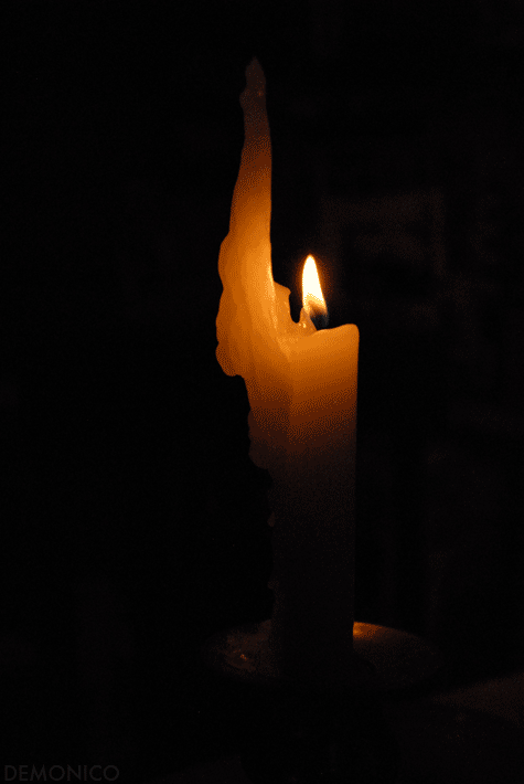 Свеча скорбим 22.03 2024. Анимированная горящая свеча. Свеча анимация. Свеча памяти. Анимация горящей свечи.